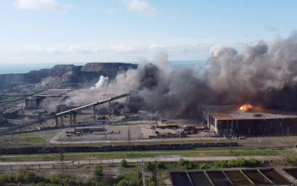 The invaders shot Azov fighters who were to evacuate the…