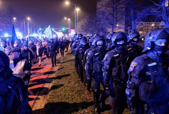 Pro-Russian extremists failed to disrupt the demonstration in Dresden