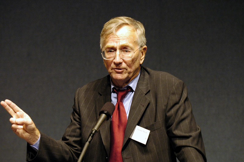 Seymour Hersh: spreads lies and conspiracy theories.